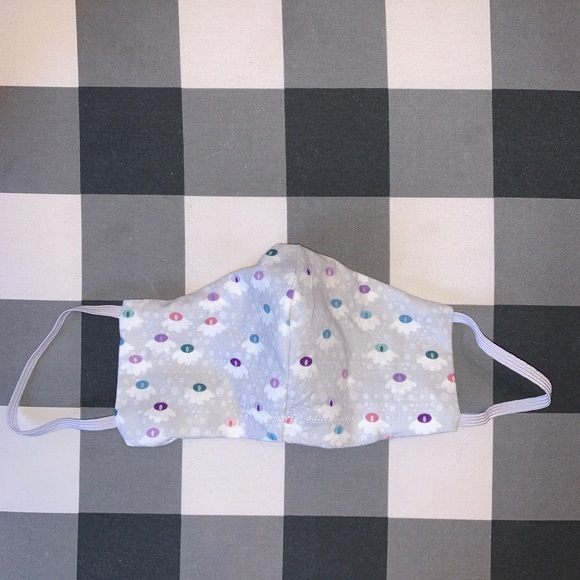 Gray Pattern Face Mask and Scrunchie Set - Picture 2 of 4